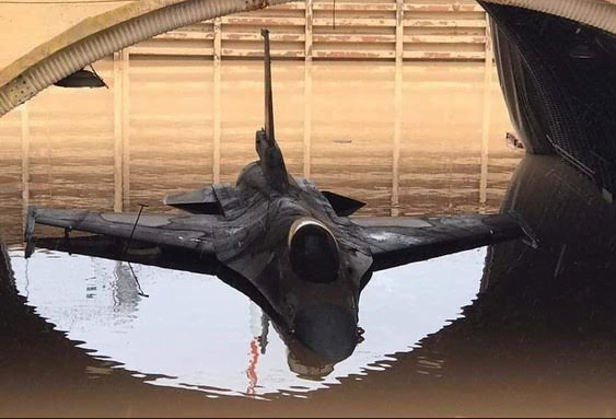 Inondazione in una base aerea, tre ufficiali sospesi