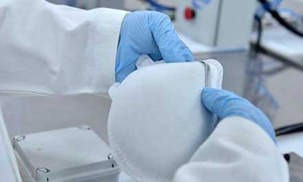 Israele inaugura la prima linea di produzione di maschere COVID19