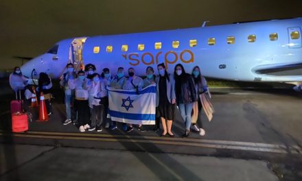 200 israeliani tornano a casa dopo essere stati bloccati in America Centrale dal virus