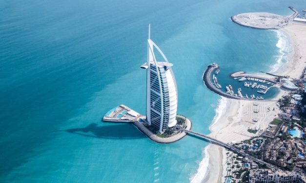 Gli hotel degli Emirati Arabi Uniti offriranno pasti kosher