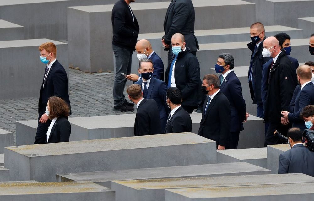 “Mai più” ha dichiarato il diplomatico degli Emirati Arabi Uniti al memoriale dell’Olocausto