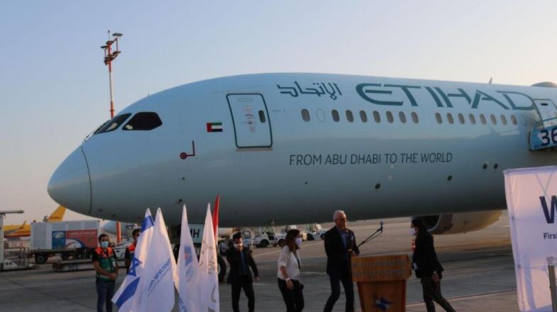 Primo volo commerciale dagli Emirati, atterra al Ben Gurion
