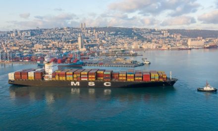 Il primo carico navale da Dubai arriva a Haifa