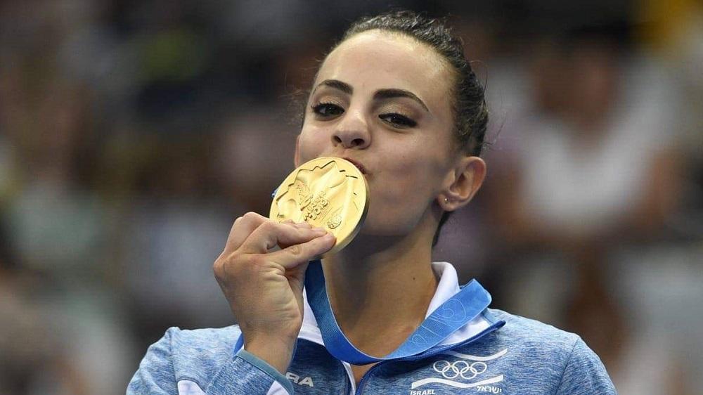 La ginnasta israeliana Linoy Ashram vince l’oro ai Campionati Europei
