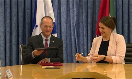 Israele firma i primi accordi agricoli con gli Emirati Arabi Uniti