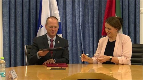 Israele firma i primi accordi agricoli con gli Emirati Arabi Uniti