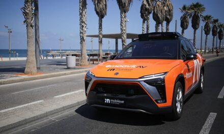 Mobileye lancerà i taxi senza conducente nel 2022